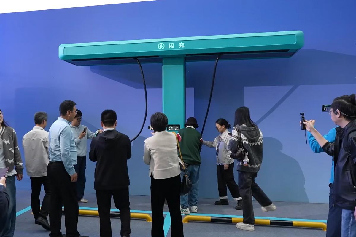 中国为什么大力发展电车，因为台湾问题不可能无期限推迟，如果动武，我们的军事实力在
