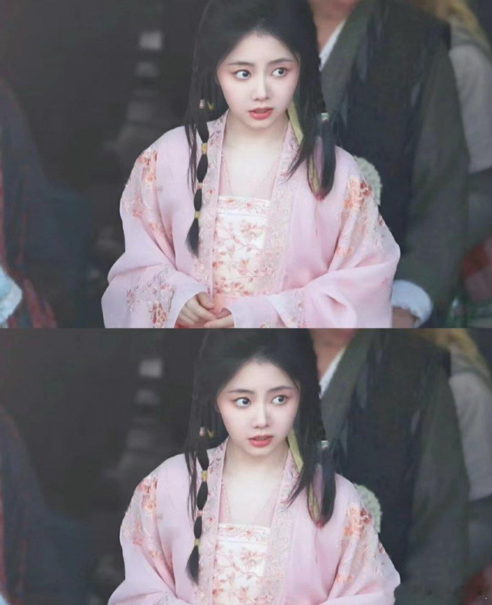 感觉让谭松韵去演黄蓉应该能够演出那股机灵俏皮劲儿 ​​​