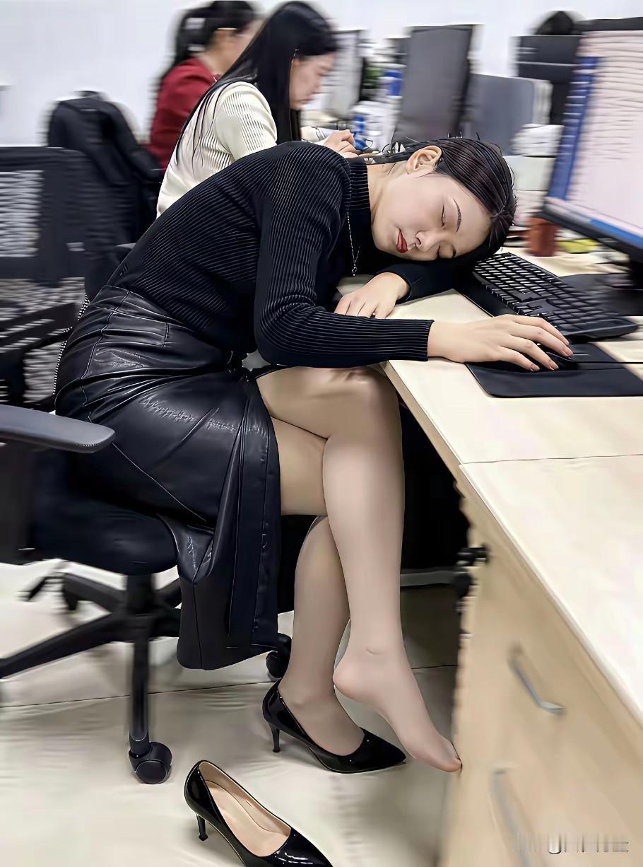 完了，老板亲自拍照，我可能要失去这份，有钱又有闲的工作了， 怎么挽救