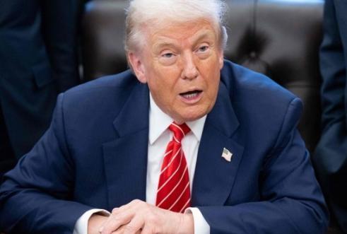 特朗普计划让中国数千架波音客机全部停飞。2026年3月，特朗普再次抛出一枚“重磅