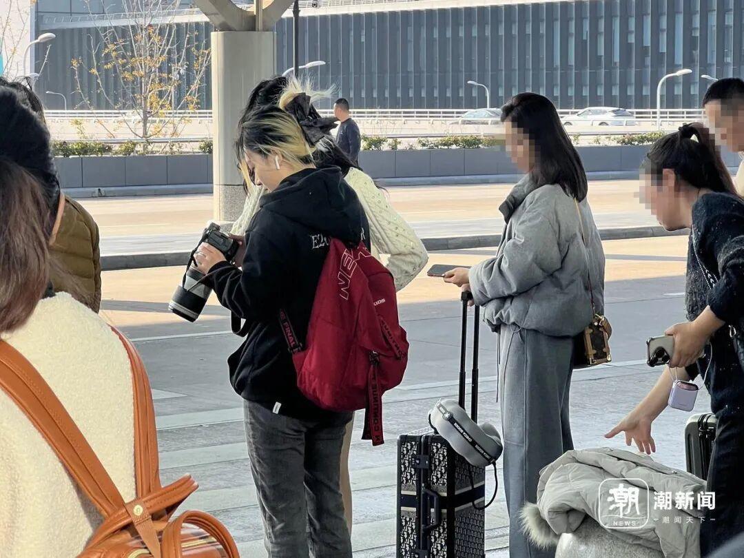 有人档期排到明年！“站姐陪拍” 刷屏，专业摄影师提醒