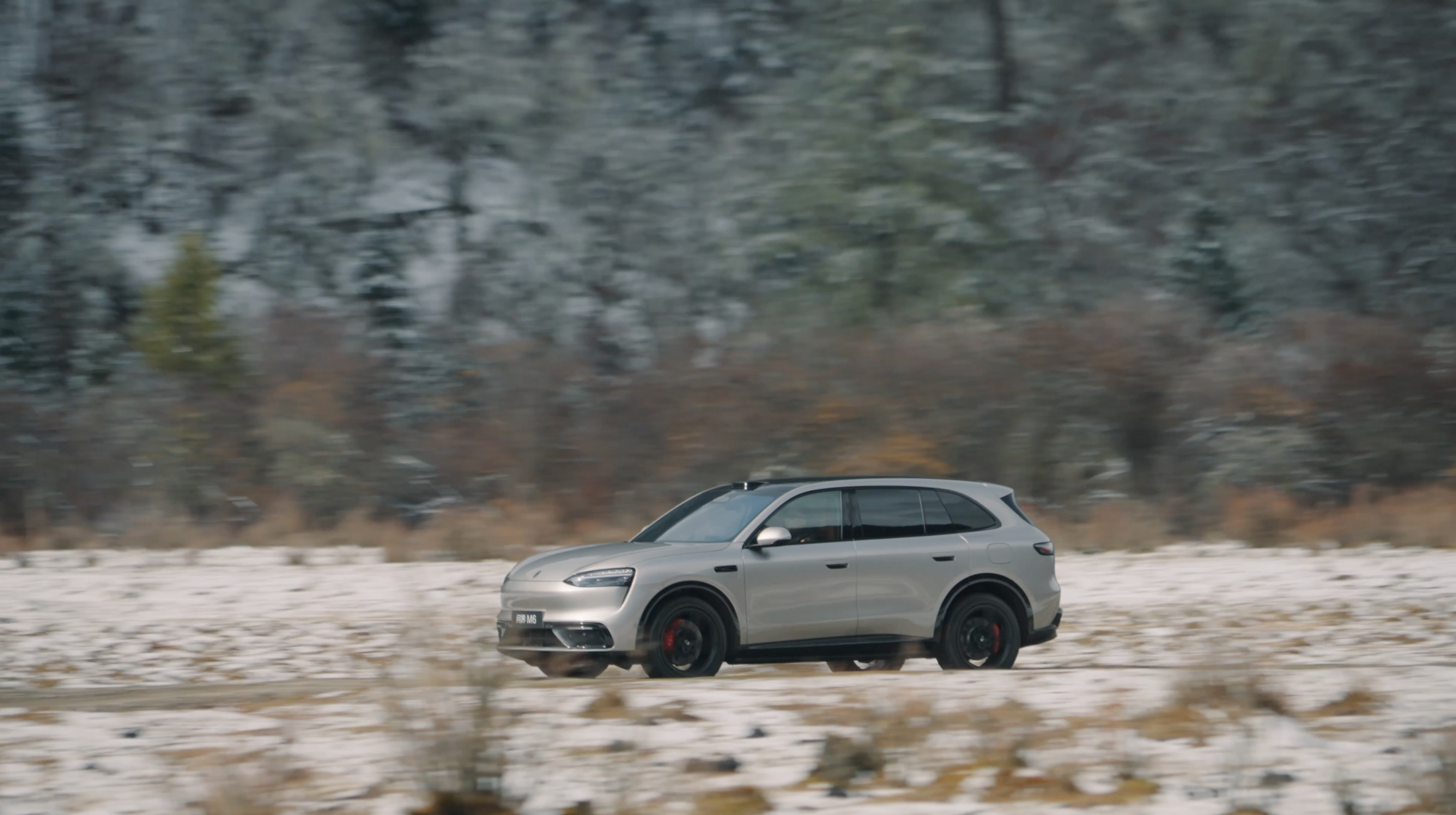 问界M6动态评测首发这次问界M6的配置真让我震撼，896线双光路激光雷达全系标配