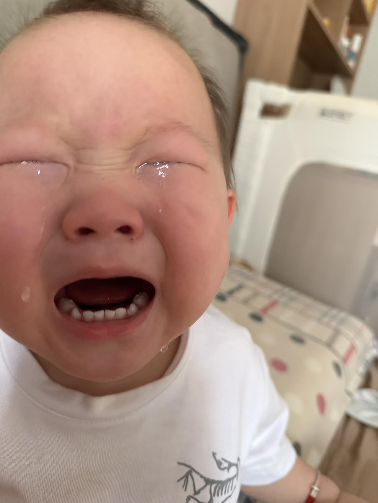 00后小姐姐干懵70后老阿姨
朋友爱英还有六个月退休
公司塞进来一个00后小姑娘