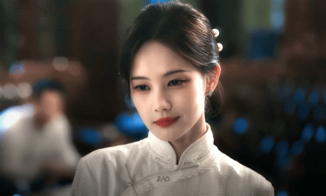 李一桐首演恶女反馈第一次演这种反派就这么贴脸，美貌+危险感buff叠满，桐姐这波
