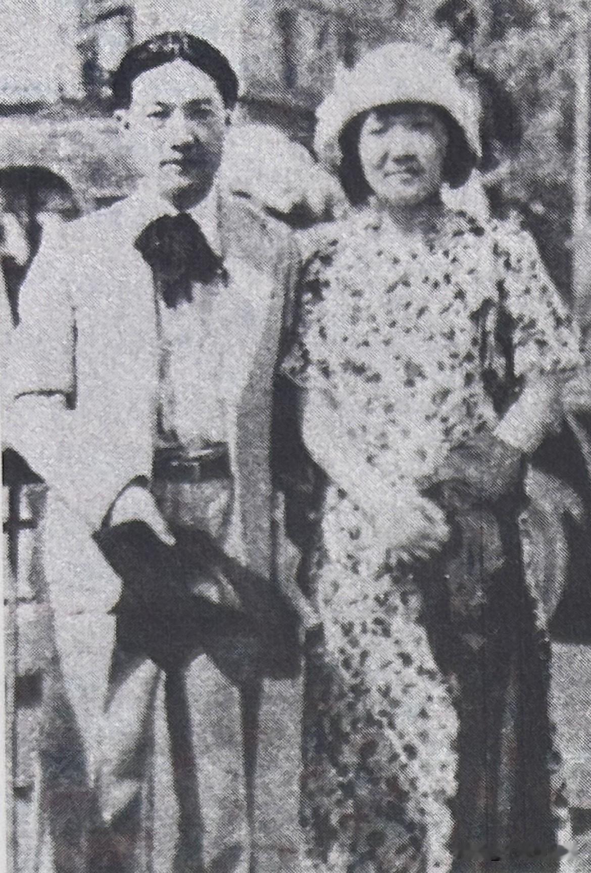 1933年1月，徐悲鸿与蒋碧微赴欧洲举办中国近代绘画巡回展，历时约20个月，足迹
