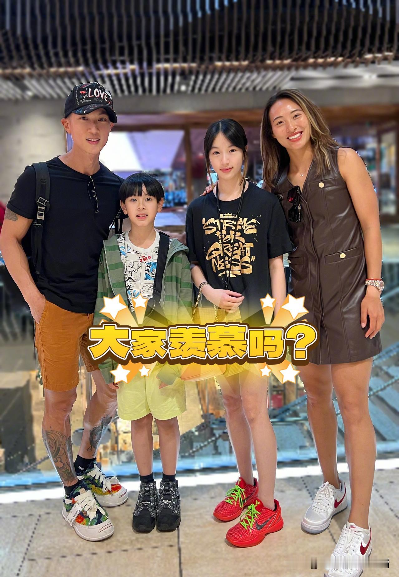 吴尊是不是有点太爱女儿了？竟然在回复网友时称呼女儿为“二老婆”，感觉还是叫小公主