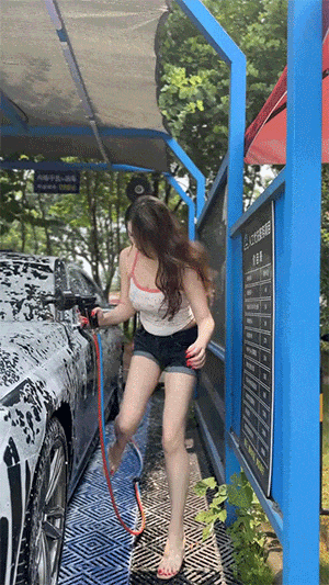 这里洗车比较慢，所以有点贵
好处是可以给你一个凳子坐边上等