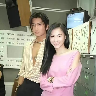 张柏芝砸了家里所有东西，谢霆锋后来跟朋友说了一句话——她砸的每一样，都是她自己花