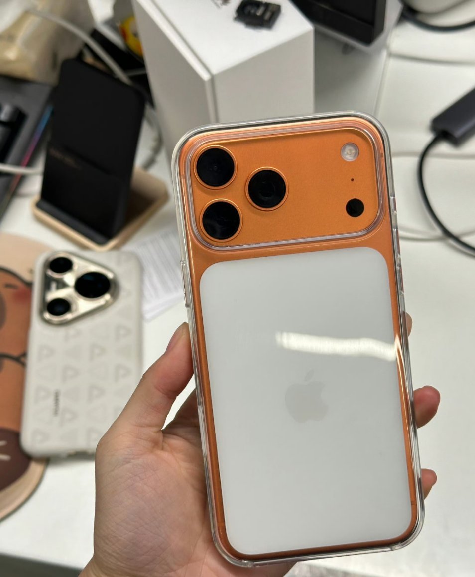 用iPhone前vs用iPhone后用iPhone前：微信收到一条信息，点开回复