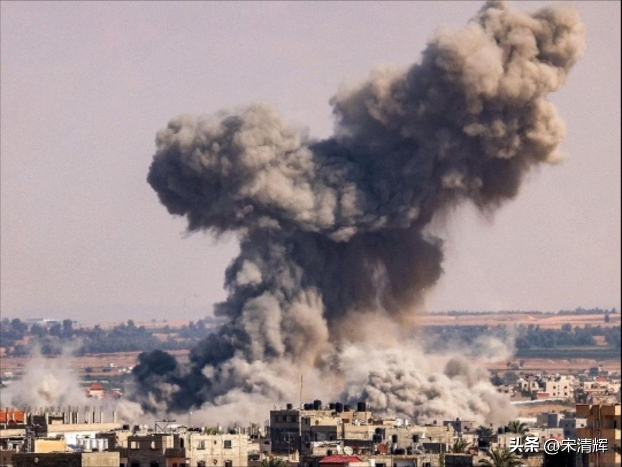 据悉，美国总统特朗普在社交媒体发帖称，伊朗最高领袖哈梅内伊已经死亡。