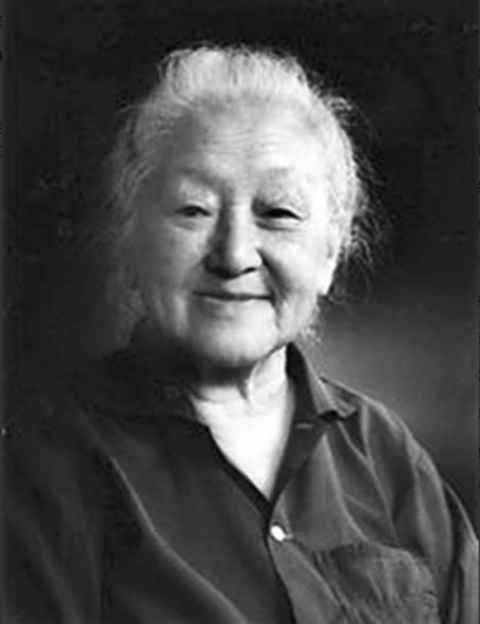 1968年，物理学家钱三强被下放到陕西，一天，他下地干活，转头看到一个女人佝偻着