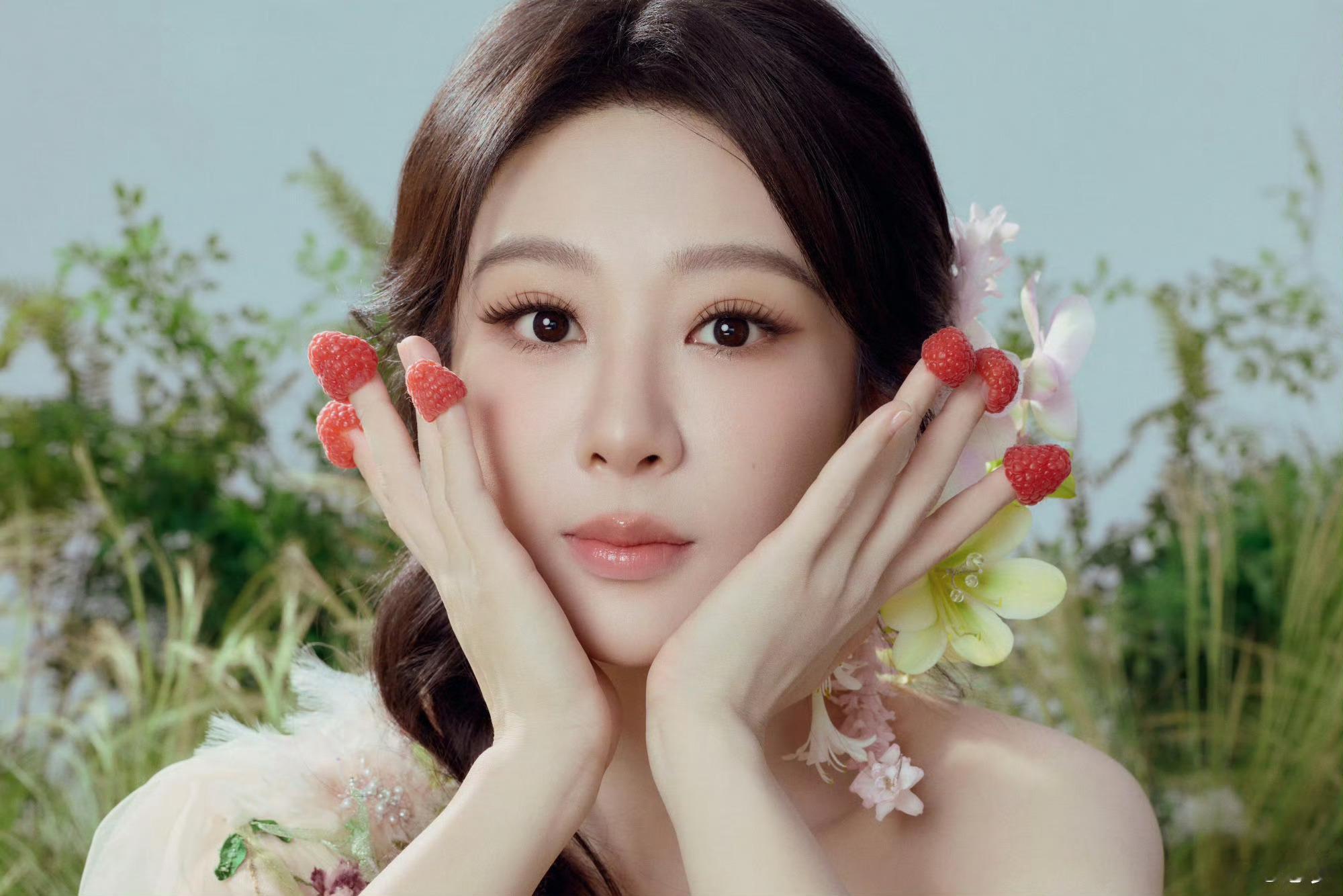 杨紫花间柔雾妆思梦给杨紫化的花间柔雾妆思梦给杨紫化的花间柔雾妆，爱了 