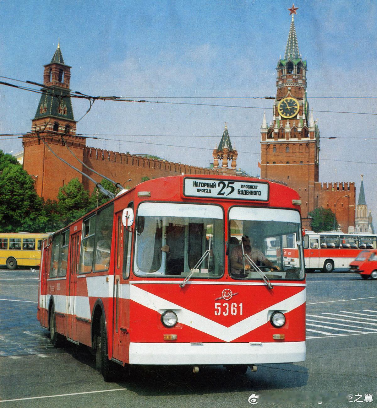 1981年的莫斯科无轨电车，涂装艳丽 ​​​