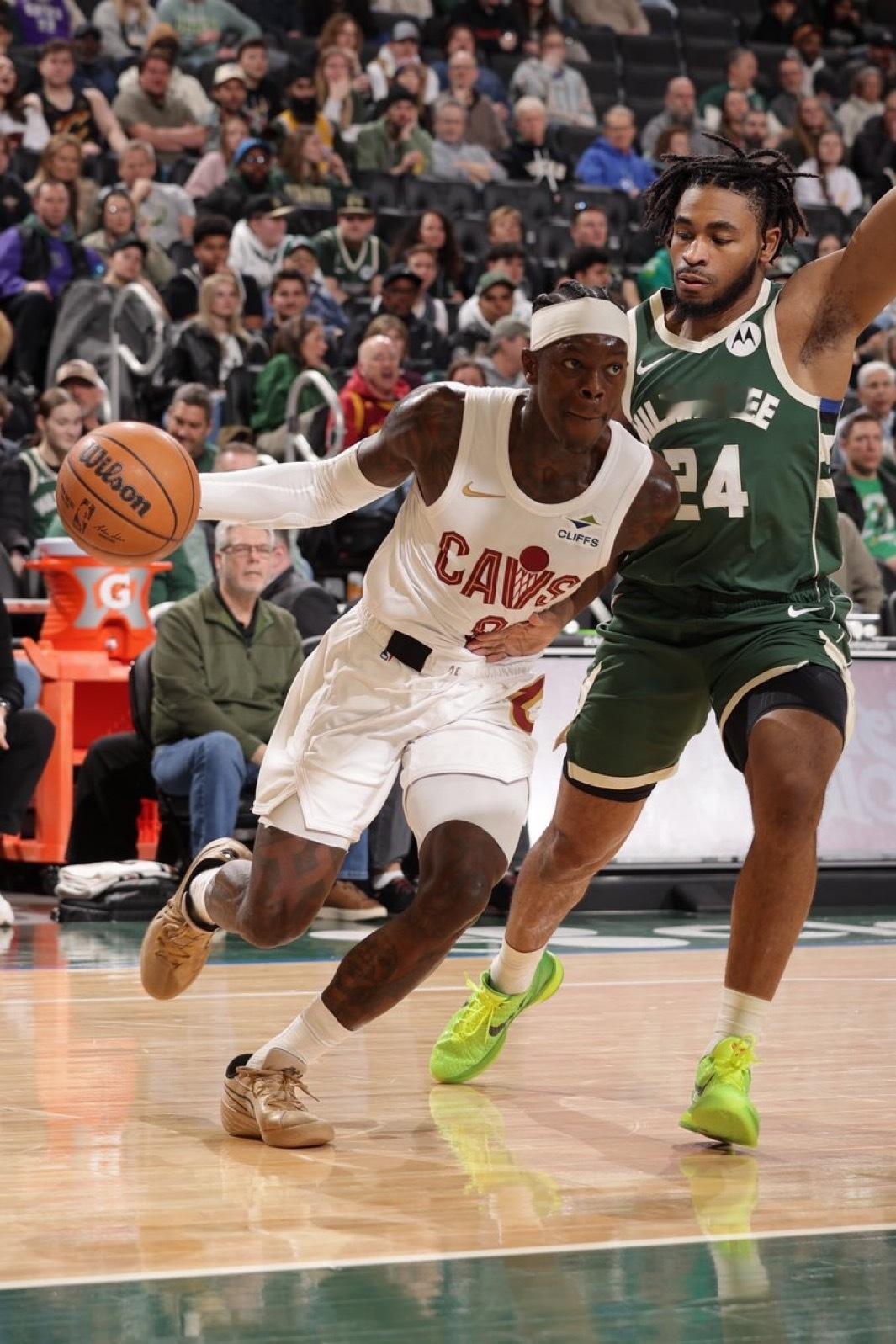 施罗德刚发推:比赛日！！谁会看比赛呢？？ 👀💯 LetEmKnow  