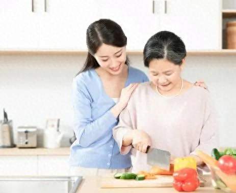 婆媳关系：一场没有血缘的“塑料姐妹花”如何炼成真闺蜜？