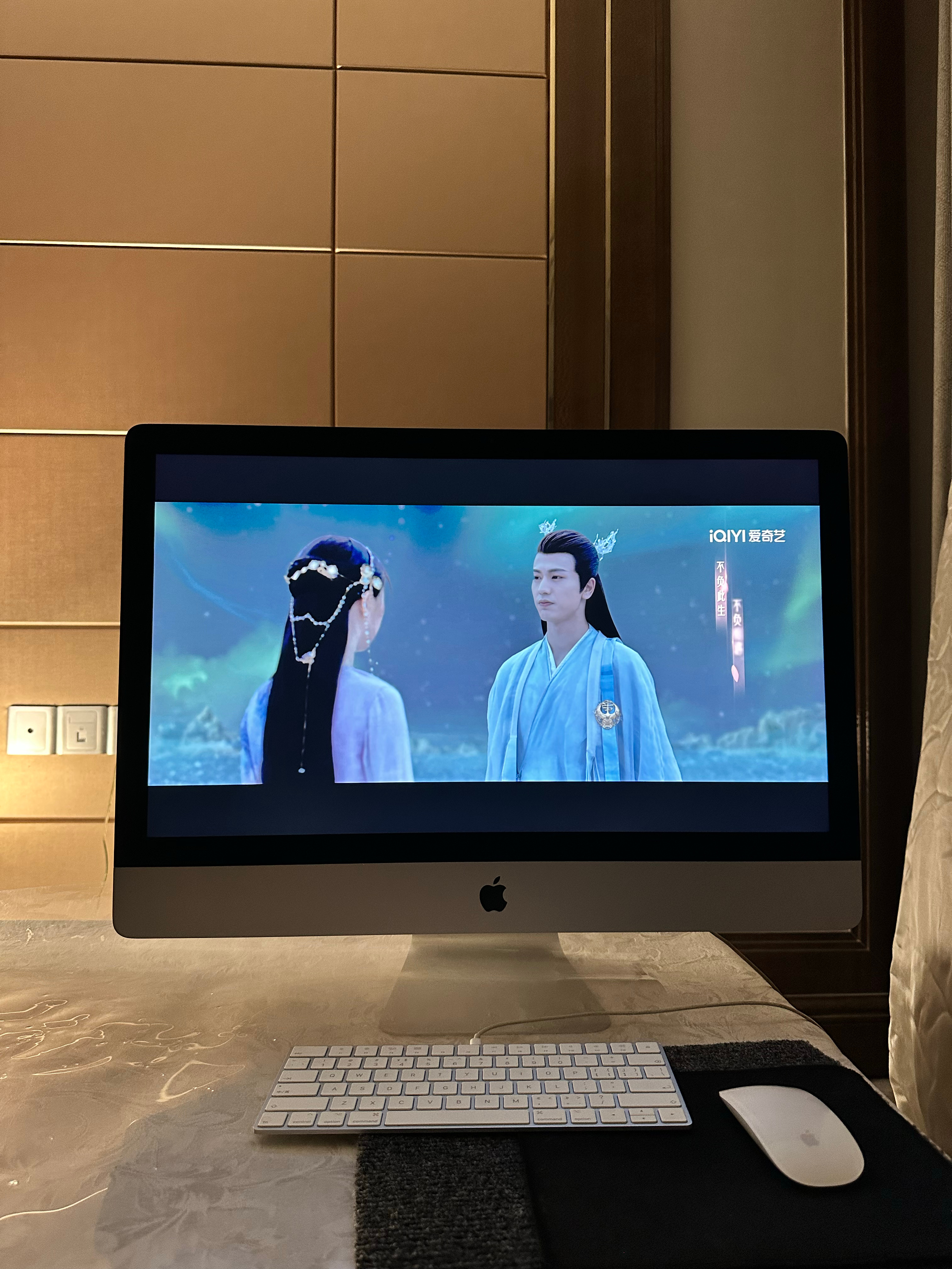这几天在看 苍兰诀还不错， 漂漂亮亮的 可可爱爱的。 但长月烬明 依然是第一名。