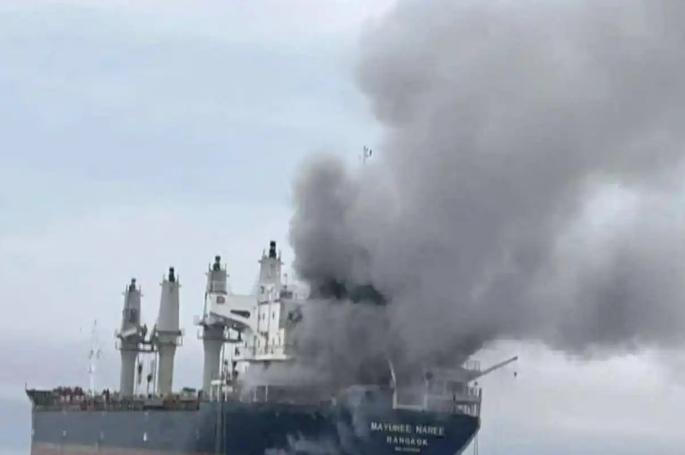 霍尔木兹海峡接连遇袭，航运业停摆、保费疯涨，伊朗出口逆势稳定，美方北约陷入两难境