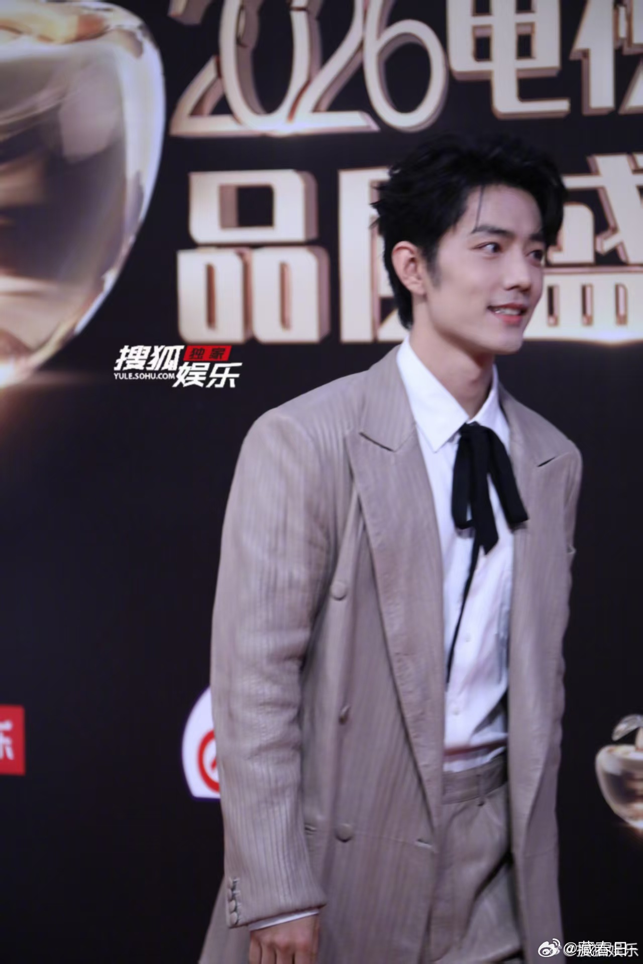 肖战电视剧品质盛典状态肖战这状态也太好了吧，怎么感觉越来越年轻了呢！ 