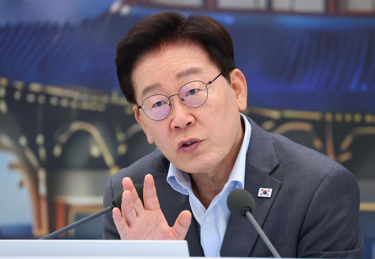 韩国对朝鲜的称呼有变！“北韩”两字不能用了
 
最近韩国高层因为怎么称呼北边，直