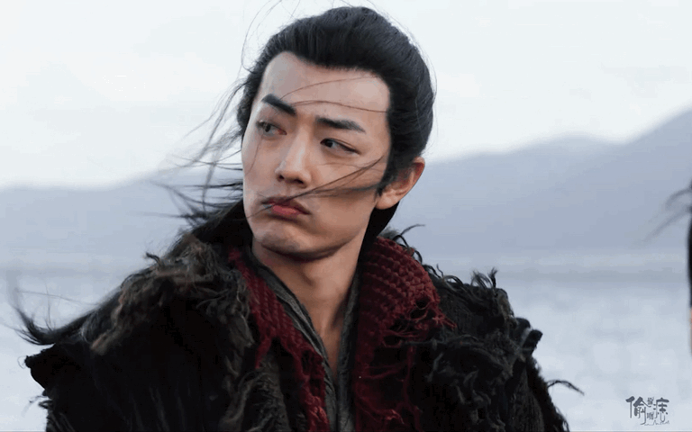 狼殿下狼殿下肖战 肖战疾冲 疾冲真的太有魅力了，后劲过大，荷尔蒙太强