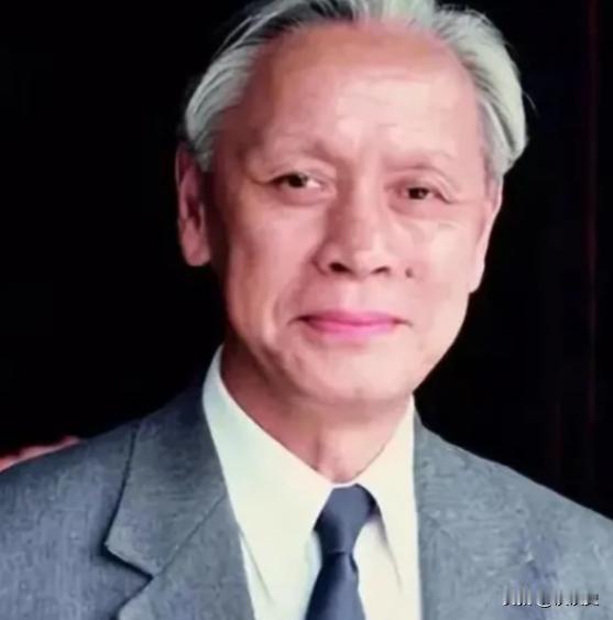 1959年，他瞒着妻子，偷偷把一管不明液体，灌进不满一岁的儿子嘴里，看着儿子对他