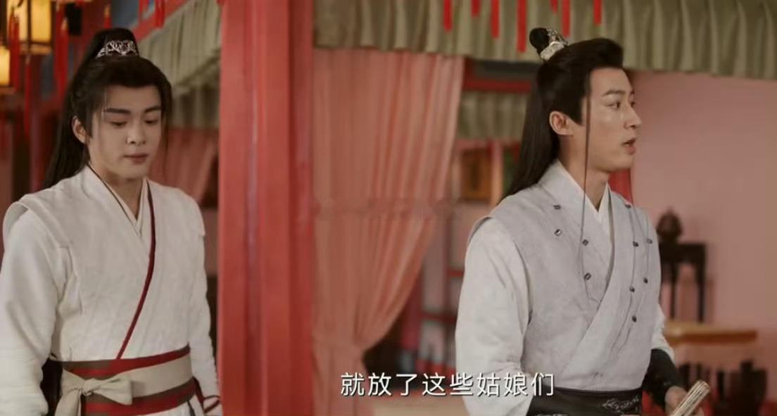 霍展白英雄救美  霍展白一剑祝福默默相助 看的我心暖暖的，这是真正的英雄 