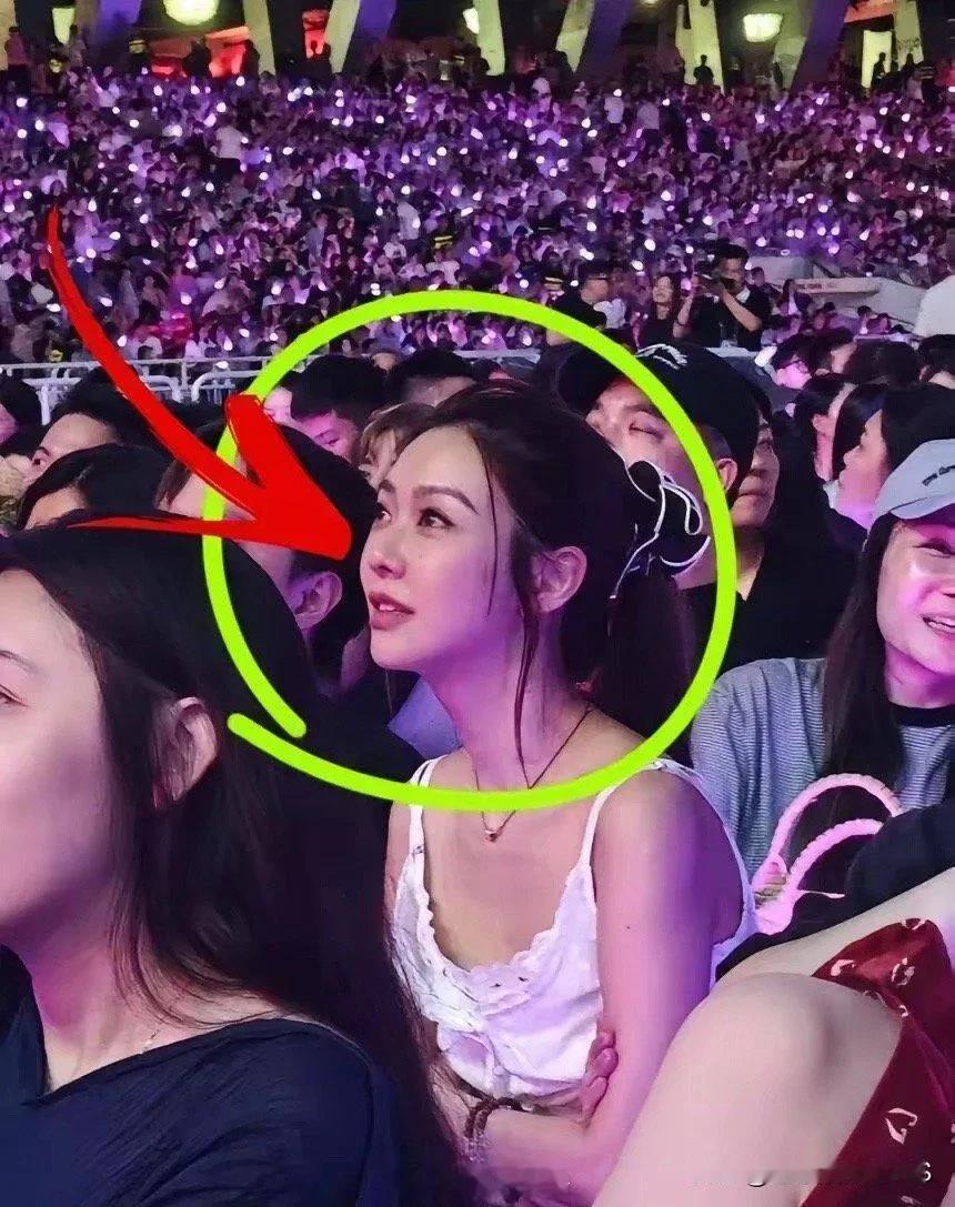第一睇姜研？再看下一点，又像薛凯琪！#娱乐圈#娱乐明星