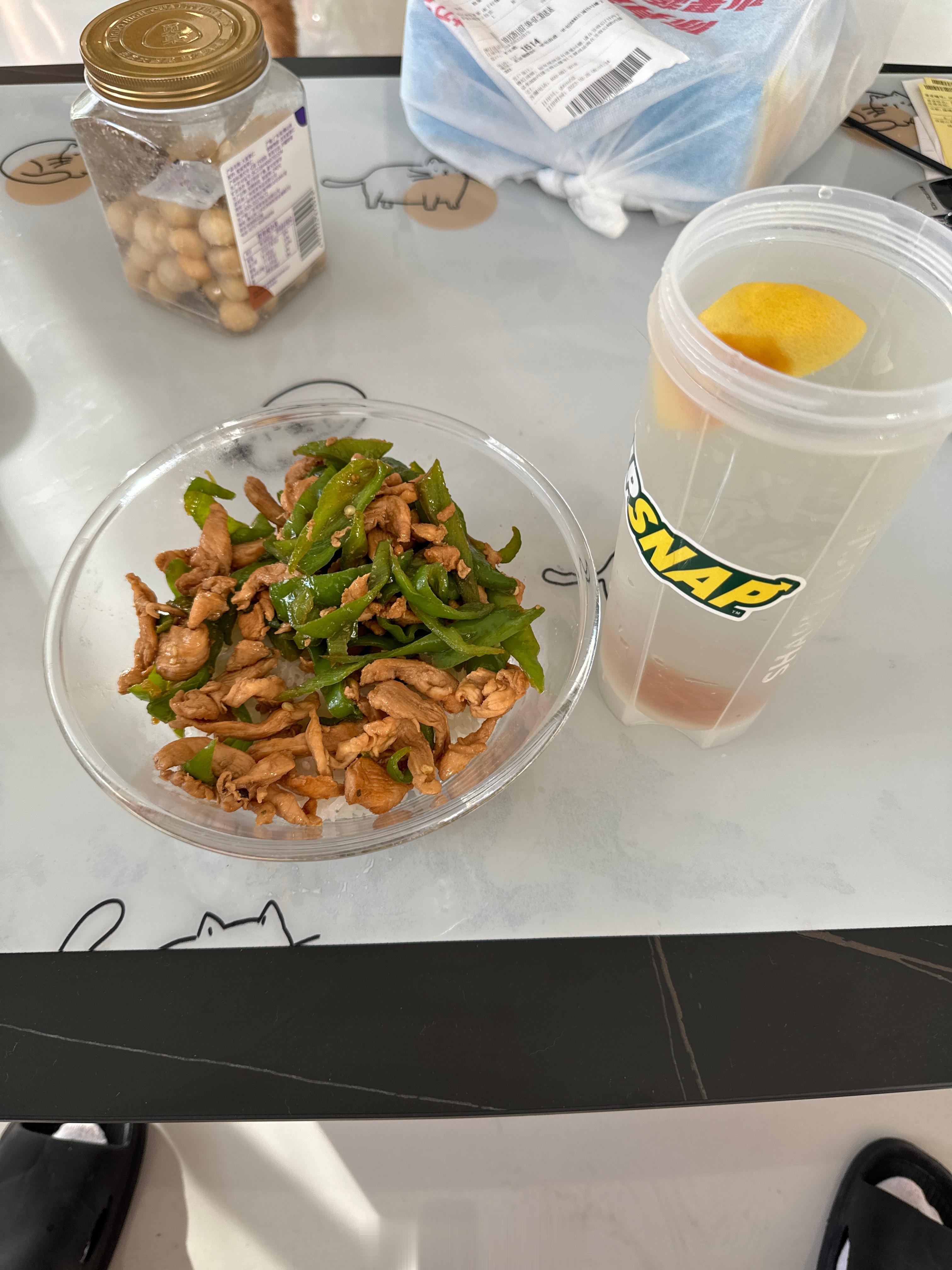 减脂第一天，早上中午鸡肉青椒+米饭，晚上汉堡王超级套餐，减脂第一天失败[good