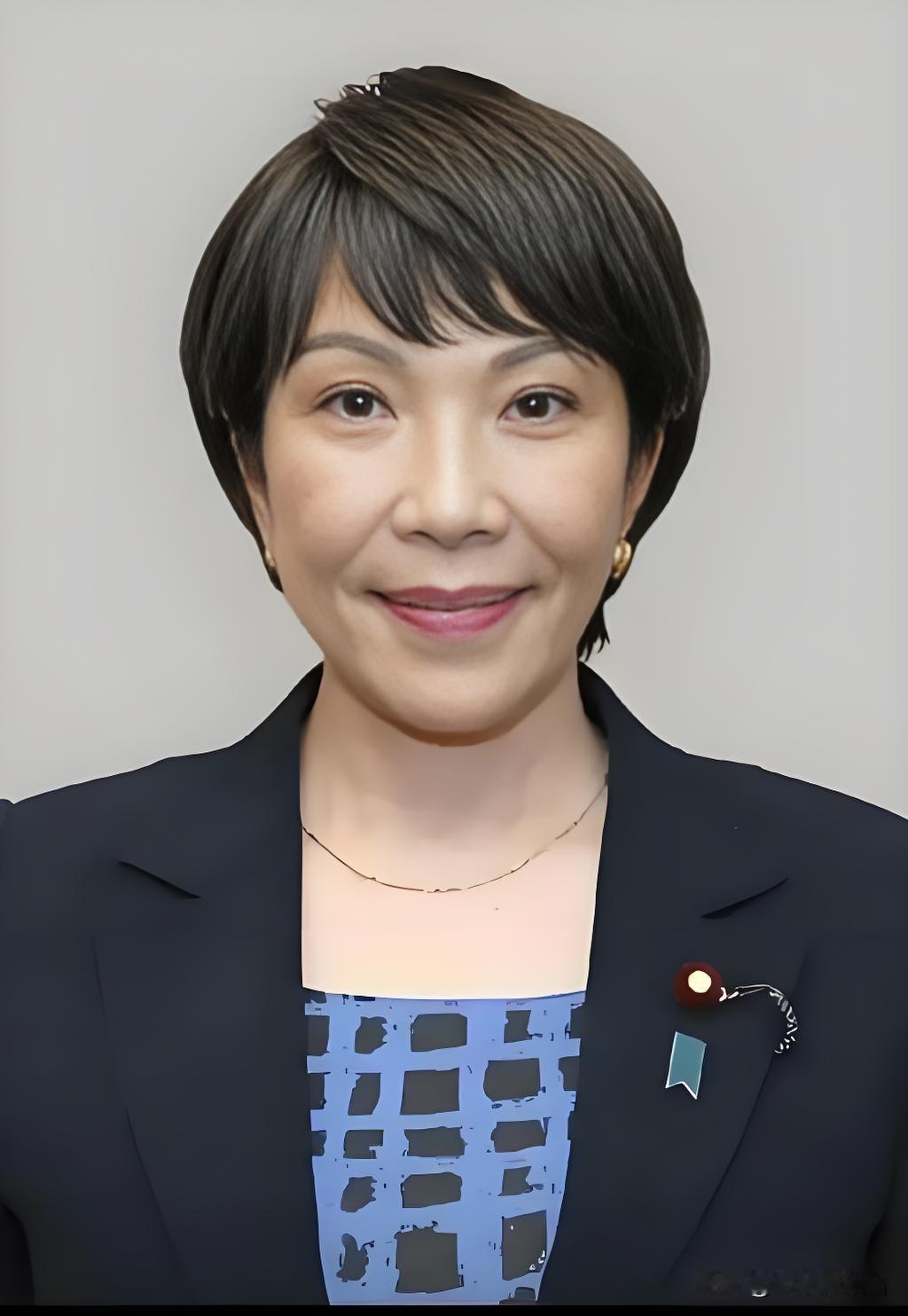 自己的脖子被套上了链子，
另一头被东大给牵着。
东大想紧就紧点，想松就送点。
你