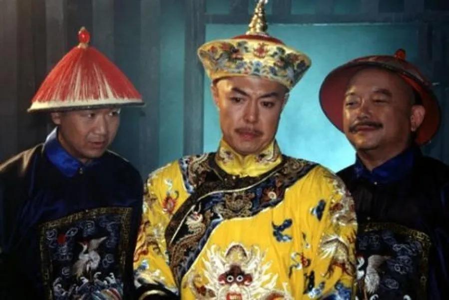 和珅的惊天财富，仅仅是靠贪污得来的吗？

嘉庆四年正月，乾隆刚走，和珅的门就被围