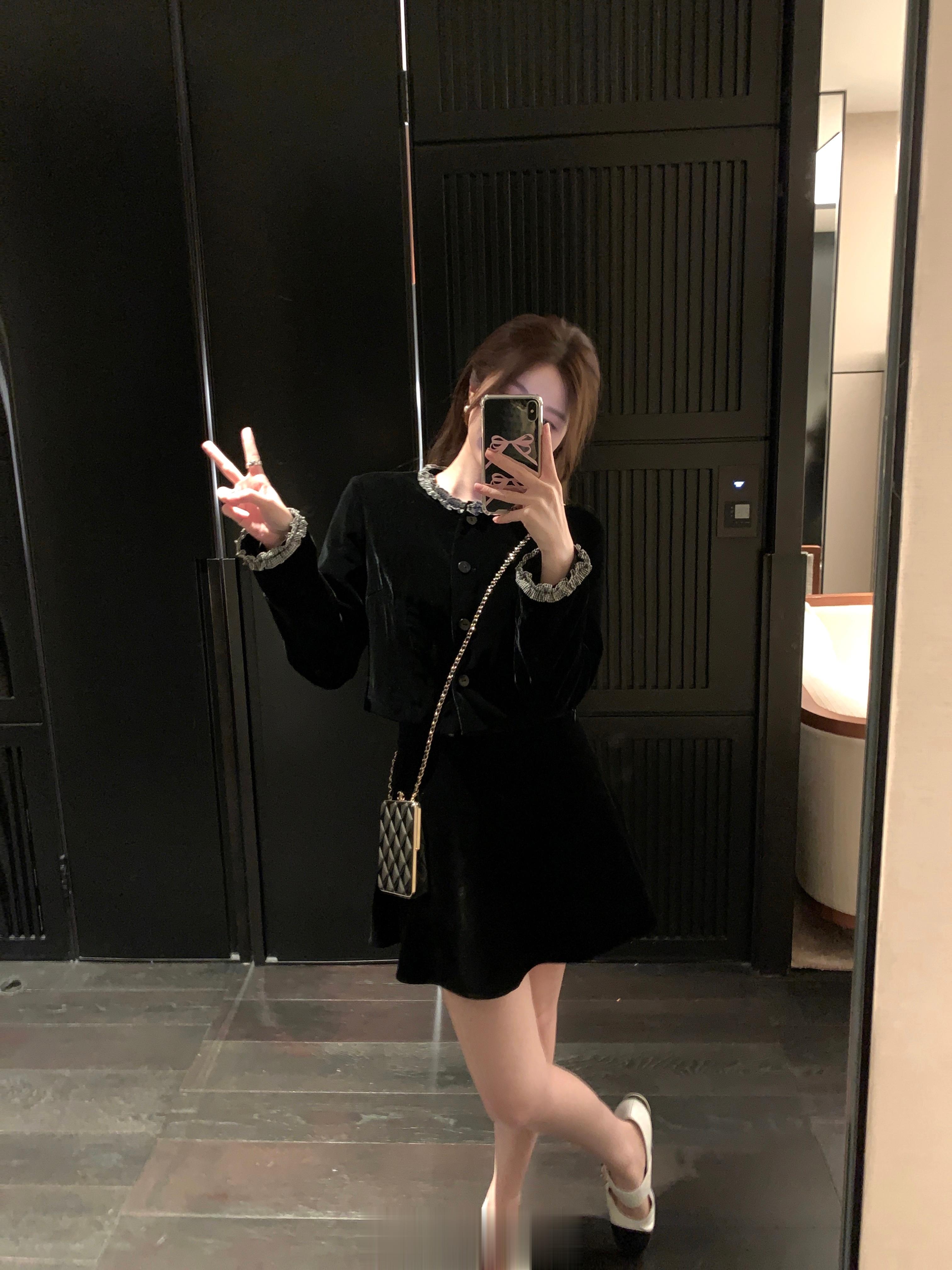 真丝丝绒～～ 🖤我好喜欢耶嘿嘿嘿 ​​​
