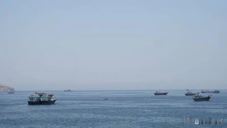 霍尔木兹海峡僵局：伊朗急寻出路，美国为何选择按兵不动？

8月27日霍尔木兹海峡