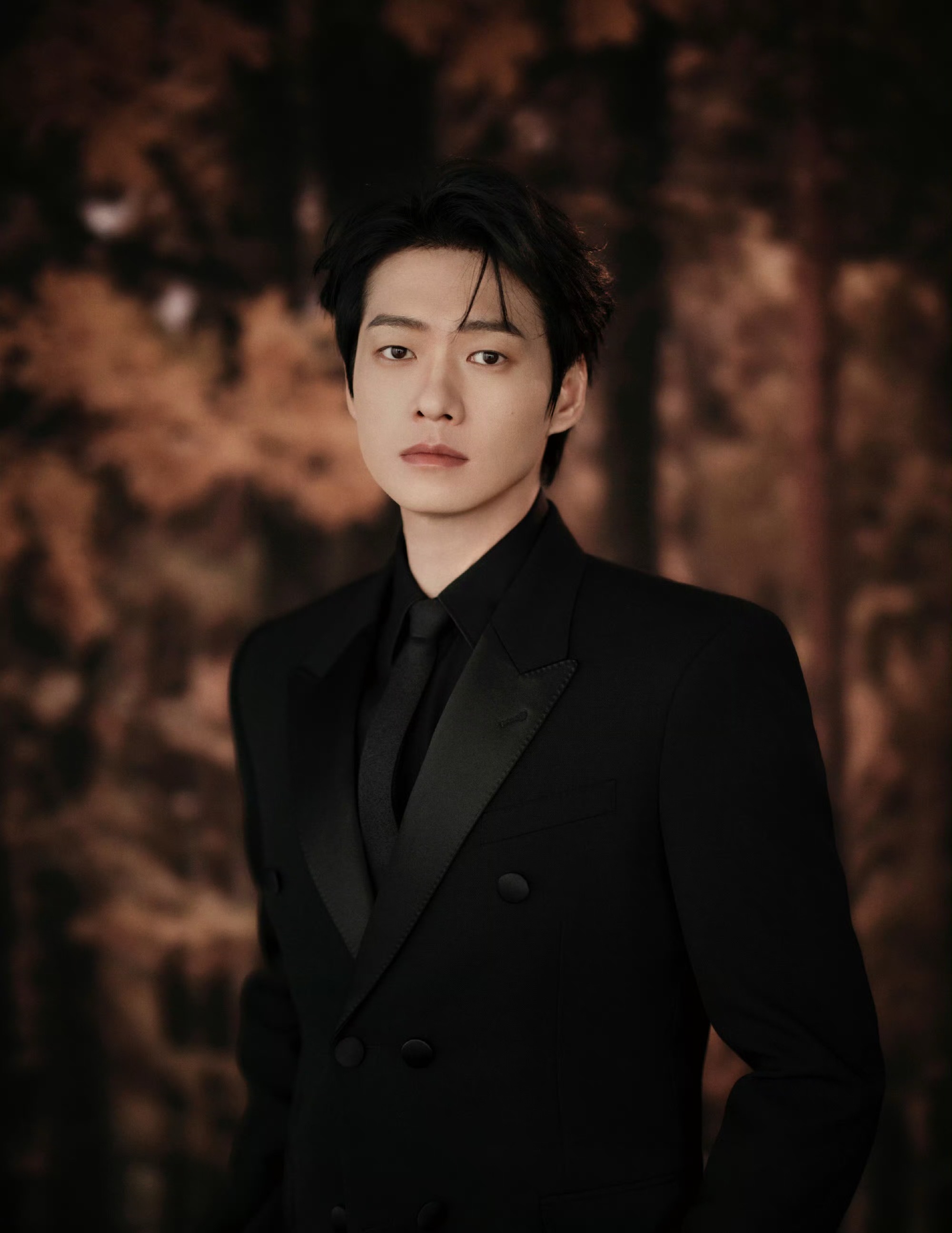 魏大勋的演唱满是赤诚，用《山河回声》搭建起时空的桥梁，魏大勋用深情演绎，让我们在