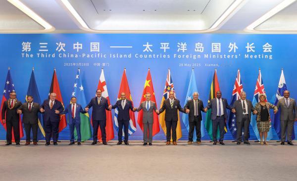 关键时刻，继非洲50国表态后，太平洋11个岛国突然选边站队，美方这下彻底坐不住了