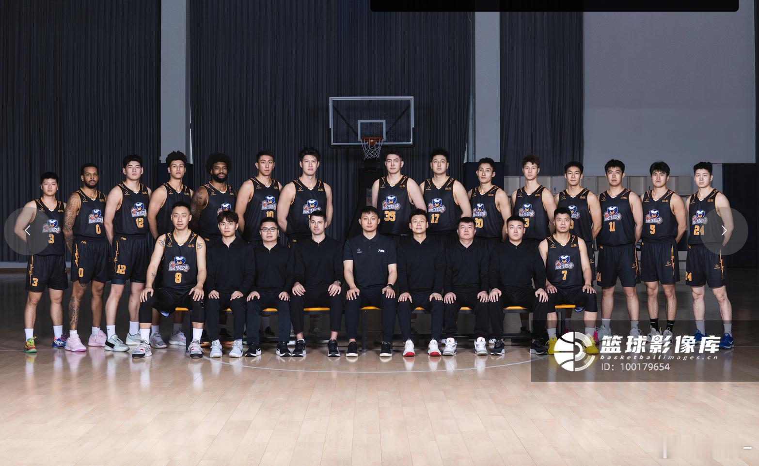 整挺好整挺好，我老王哥NBL山东蜜獾男篮主教练兼总经理了！！张春军担任领队，前广