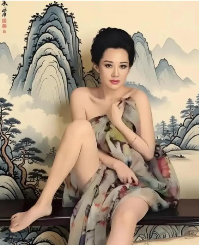 许晴 50 岁那年，“脱得精光”。姜文在发布会上夸她屁股是 “美啊”！

201