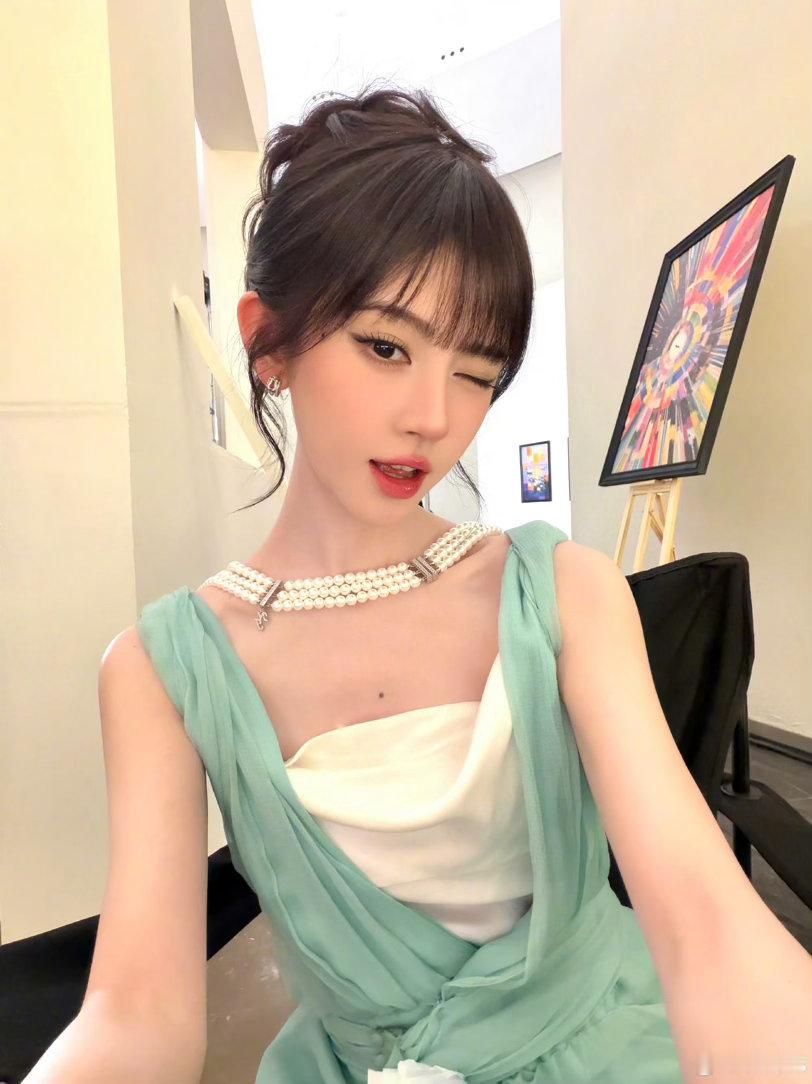 鞠婧祎[超话]  jjy鞠婧祎金钱堡垒jjy鞠婧祎韩小美想你 好想 超想｡◕‿◕