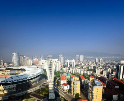 这所学校就是——云南交通运输职业学院。
可能很多云南本地的家长对“交通技师学院”