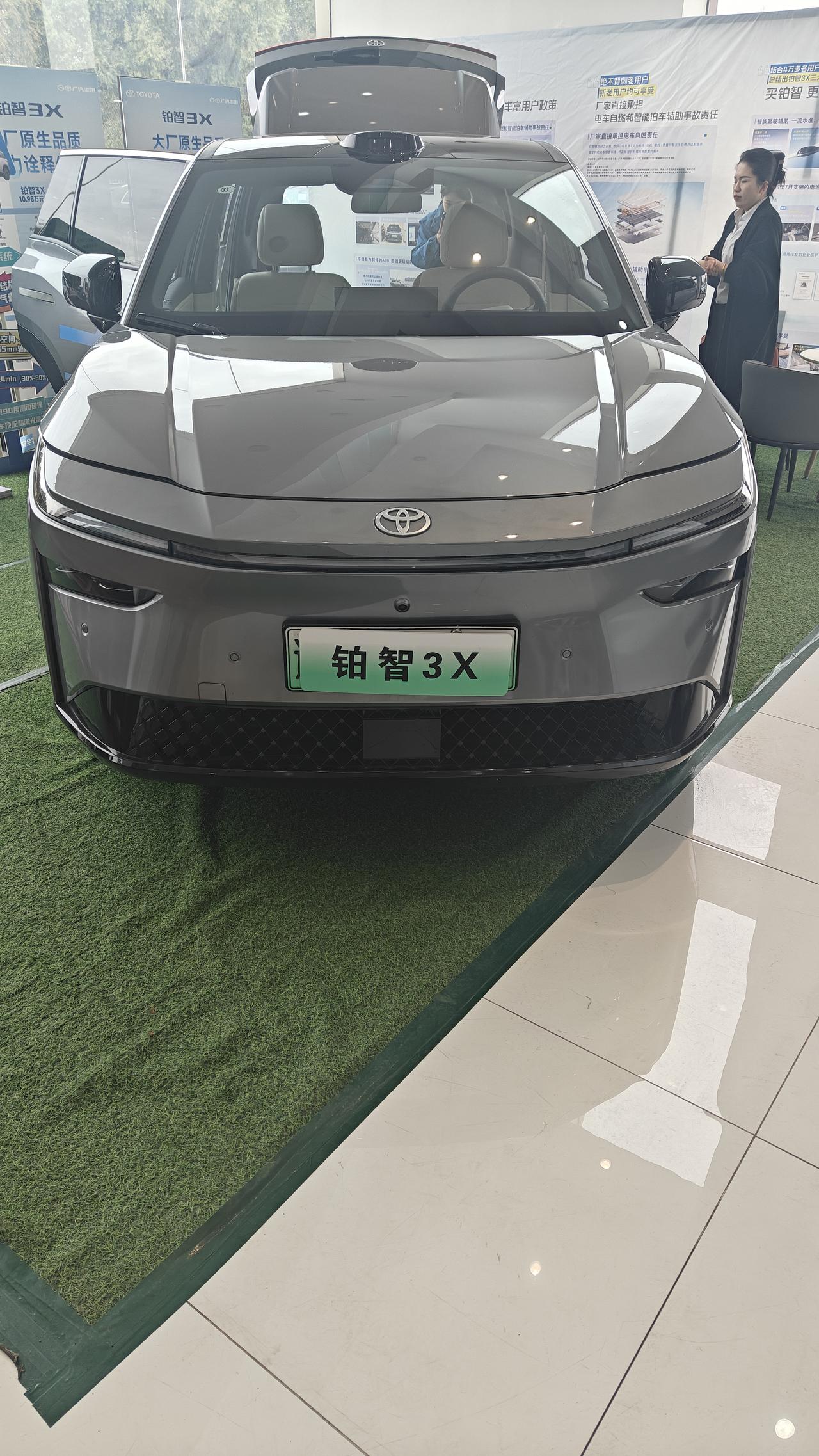 铂智3X是广汽丰田2024年底推出来的纯电SUV，凭借着比较高的配置和稳定的三电