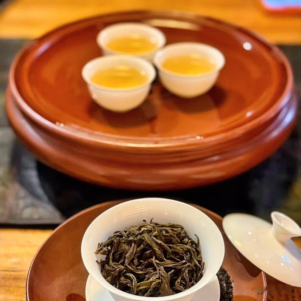 喝茶一定要懂茶文化吗?

天色暗下来，剩下你和满屋子散落的疲惫。心浮着，像烧开的