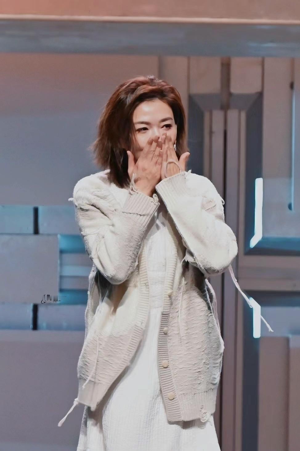 #万茜[超话]# wq#万茜你好疯子# wq#万茜icy# 我喜欢春风十里的柔软