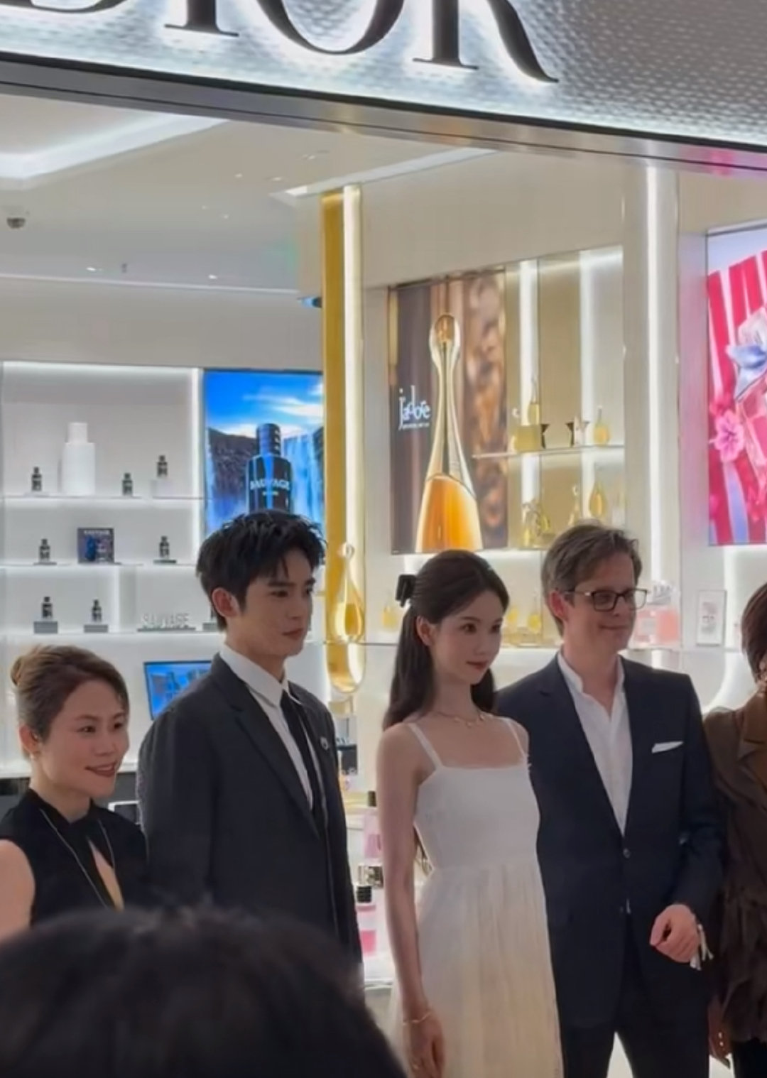 陈都灵于适合照陈都灵和于适同框，这画面美得不像话，合照我能看一整天于适陈都灵合照