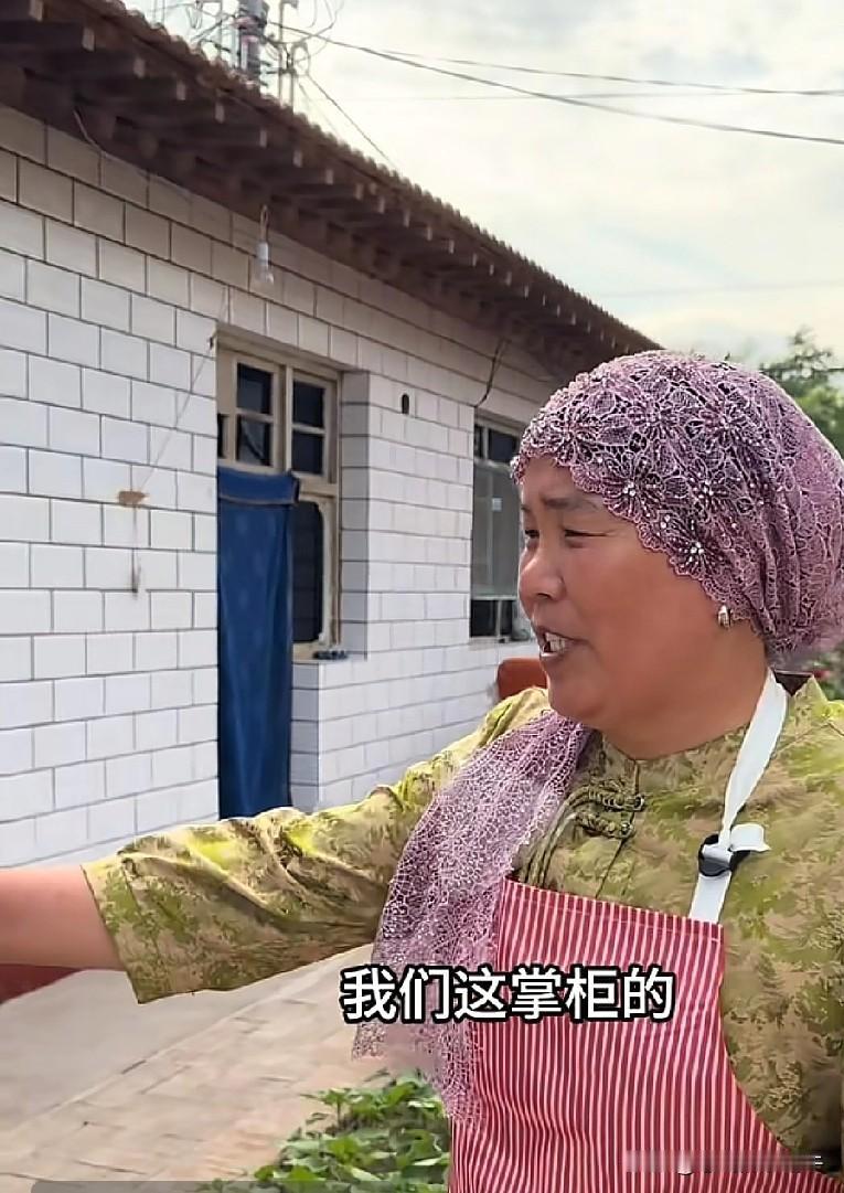 好喜欢看穆萨妈妈做饭啊,非常治愈，每次看我都咽口水，做的饭又干净又漂亮看着都有食