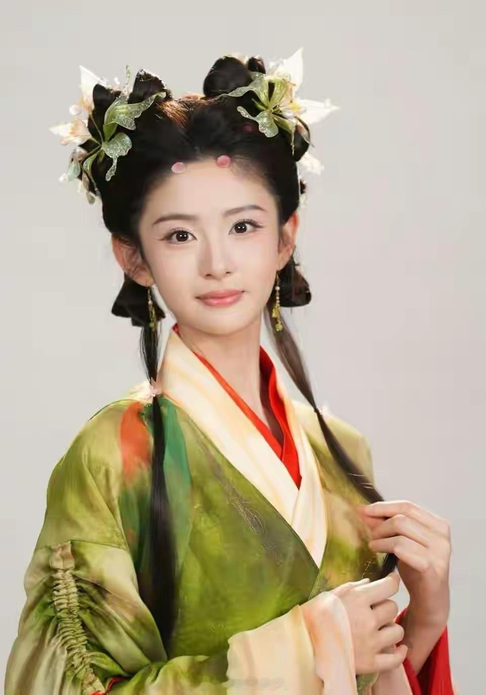 古装剧《惹惊鸿》主演：王星越、赵晴表面张扬跋扈的女纨绔，谈笑间把各路人马玩弄于鼓