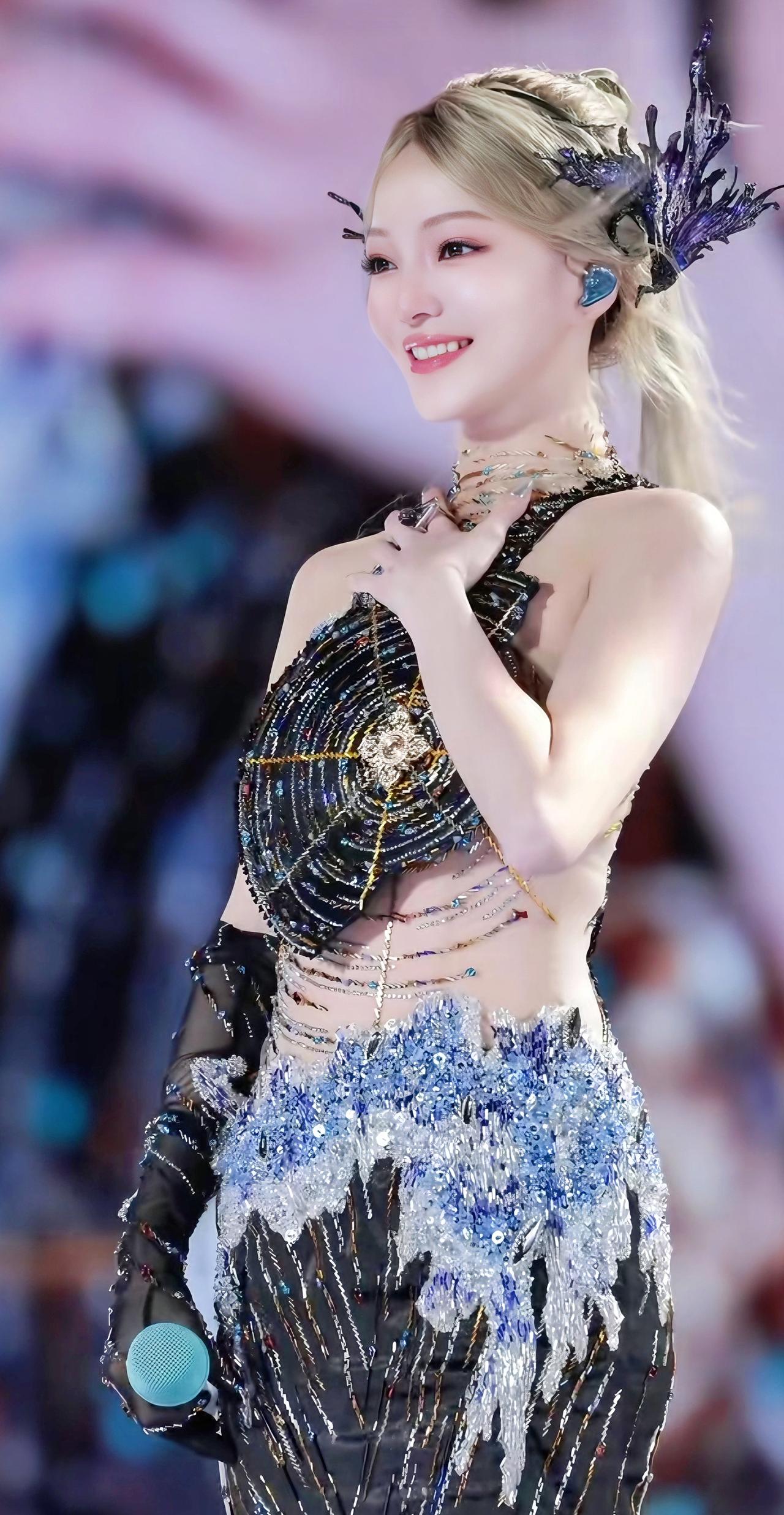 张韶涵的造型师真的特别优秀，每一套衣服都好美好仙，加鸡腿🍗张韶涵演技