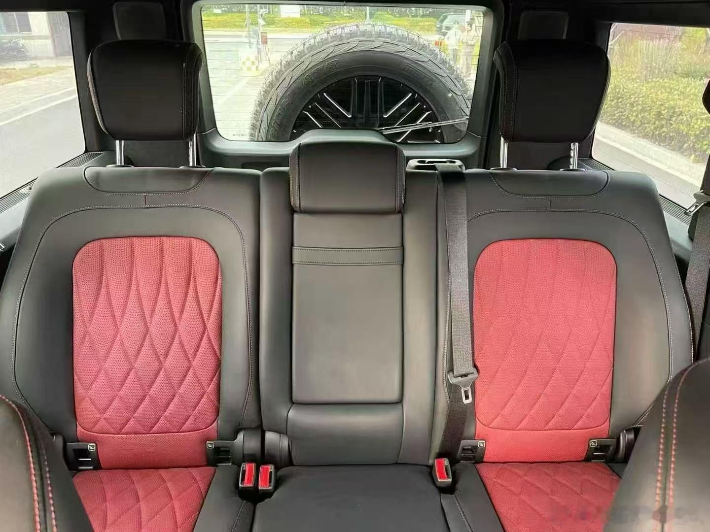 奔驰G400d  4x4 ，25年8月上牌/200公里，出街压迫感十足，寻伯乐 