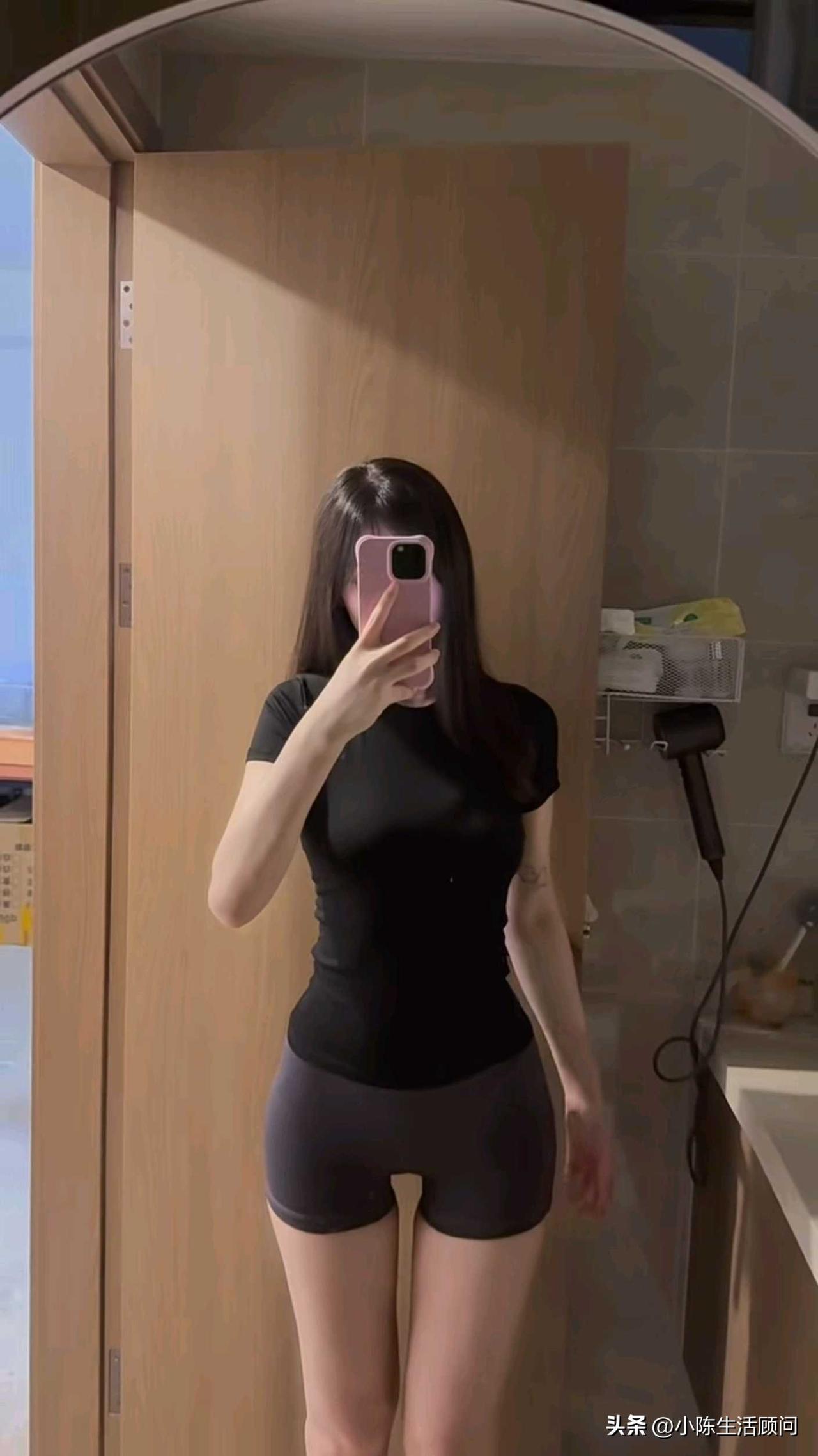 周末是赎回自己快乐的日子，
所以得拍下来，这样会记得更久一些 ⋆ ♡̷