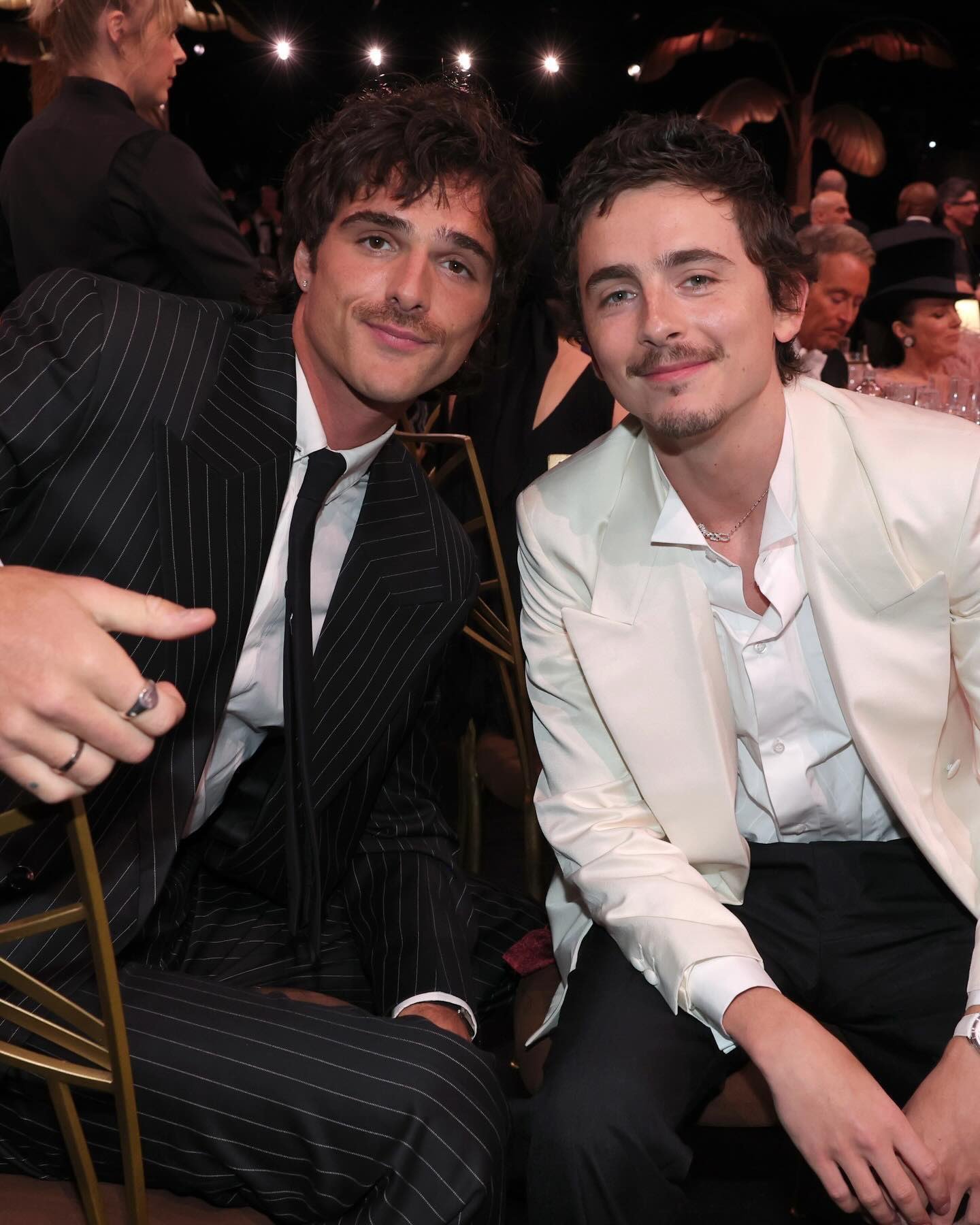 本届演员奖最佳男主和男配提名者同框甜茶 & 雅各布·艾洛蒂演员奖获奖名单