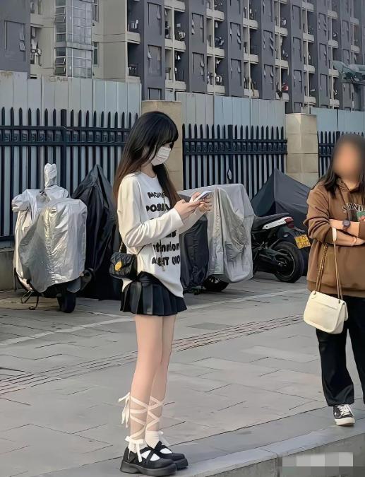 为什么女生喜欢腿上绑个带子