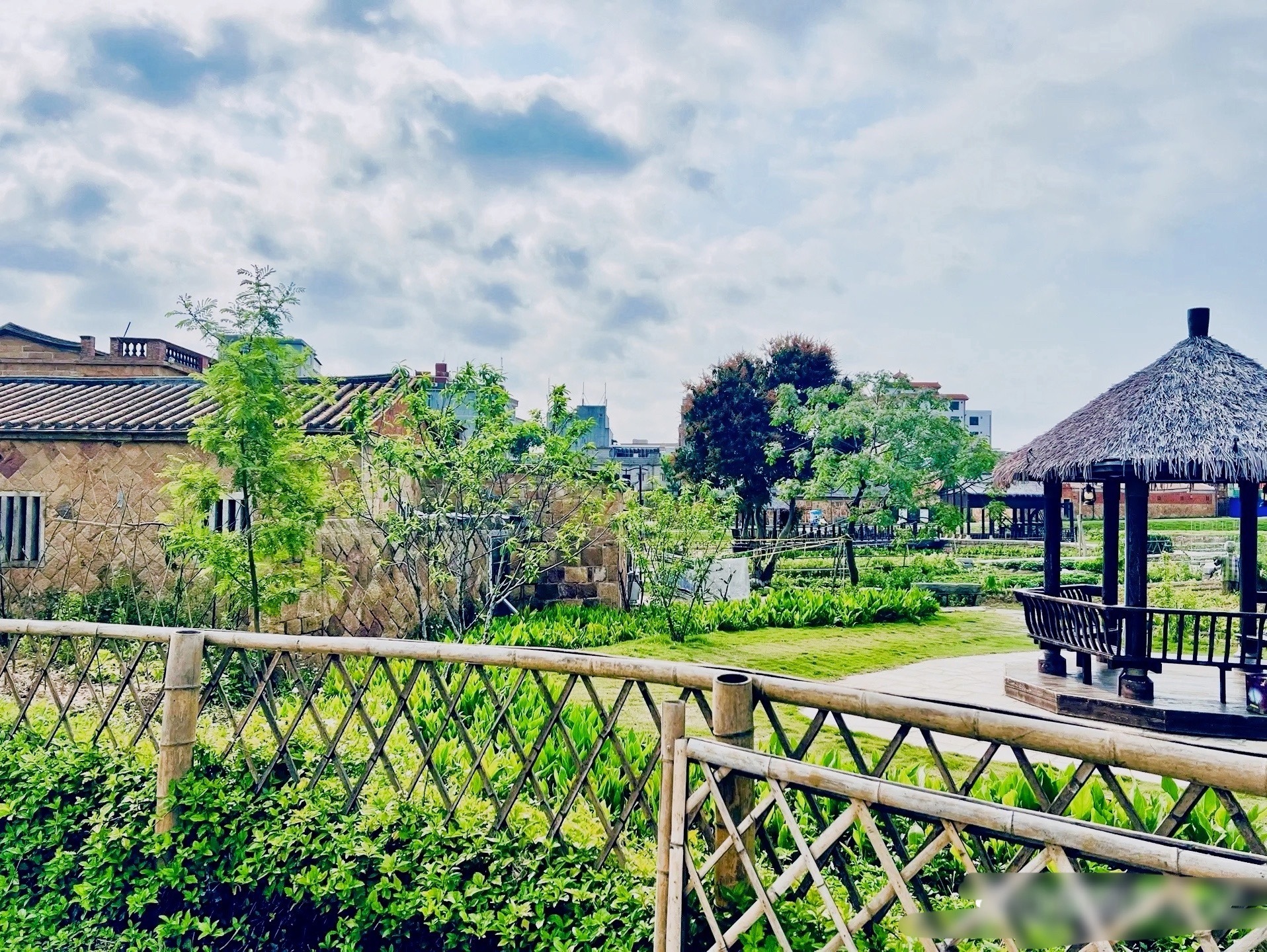 早，周末愉快！ ​​​